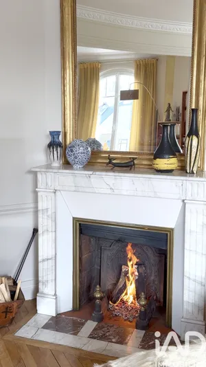 Apartment in Paris (75017)