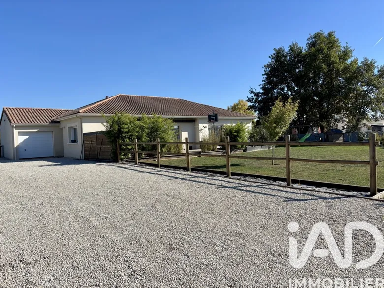 Maison 6 pièces 150 m² · à Luché-Thouarsais · 150 m² · 230 000 €