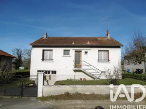 Maison traditionnelle à Adriers (86430)