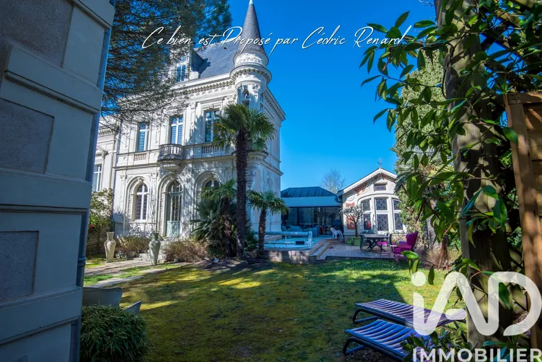 Maison 10 pièces 225 m² · à Angers · 225 m² · 1 590 000 €