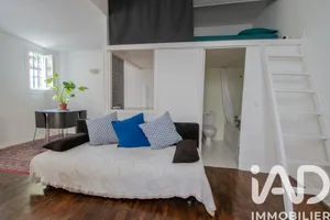 Apartment in Paris (75020)