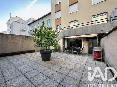 Apartment in Villeurbanne (69100)