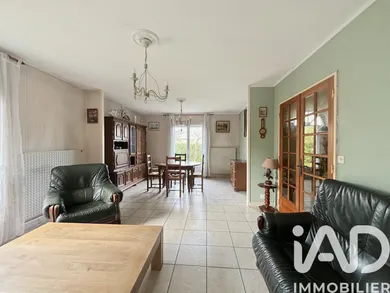 Townhouse in Villenave-d'Ornon (33140)