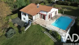 Architectural house in Urrugne (64122)