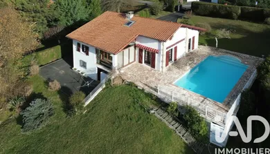 Architectural house in Urrugne (64122)