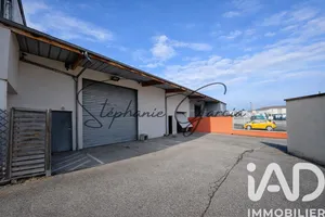 Building in Mours-Saint-Eusèbe (26540)