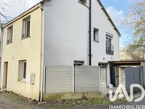 Townhouse in Beaupréau (49600)