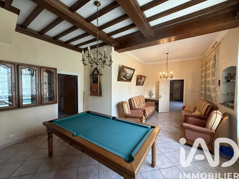 Maison 9 pièces 208 m² · à Villeneuve-sur-Allier · 208 m² · 189 000 €