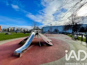 Apartment in Vaulx-en-Velin (69120)