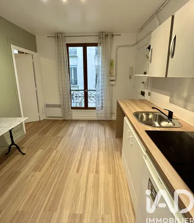 Apartment in Paris (75017)