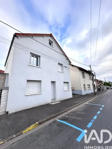 Building in Livry-Gargan (93190)