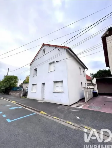 Building in Livry-Gargan (93190)