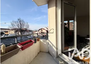 Apartment in Nanterre (92000)