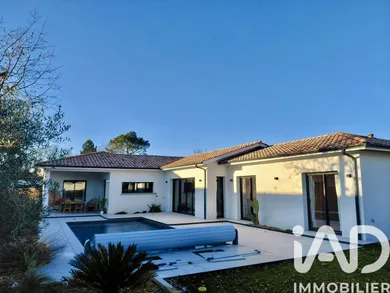 Maison d'architecte à Saint-Aubin-de-Médoc (33160)