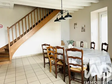 Building in Lys-Haut-Layon (49310)