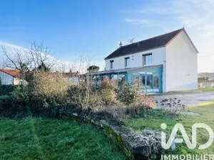 House in Lys-Haut-Layon (49310)