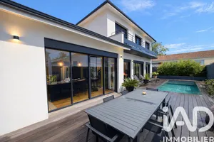 Architectural house in Mérignac (33700)