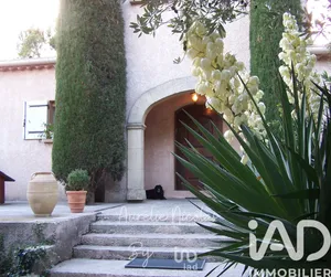 Traditional house in Entraigues-sur-la-Sorgue (84320)
