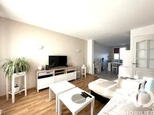 Apartment in Vaulx-en-Velin (69120)
