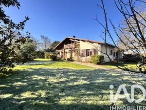 Maison traditionnelle à Pey (40300)