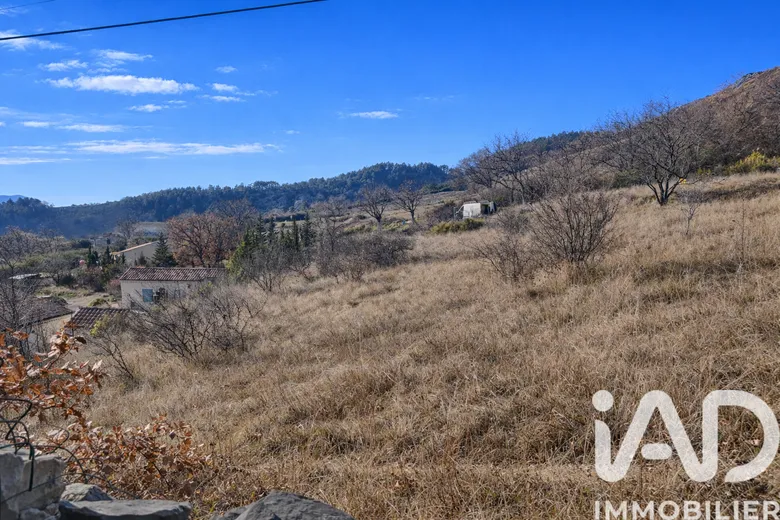 Terrain à Bellecombe-Tarendol (26110) · 109 000 €