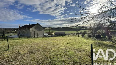 Building plot in Oyré (86220)
