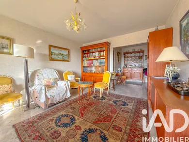 Appartement à Hyères (83400)