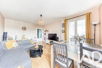 Appartement à Champs-sur-Marne (77420)
