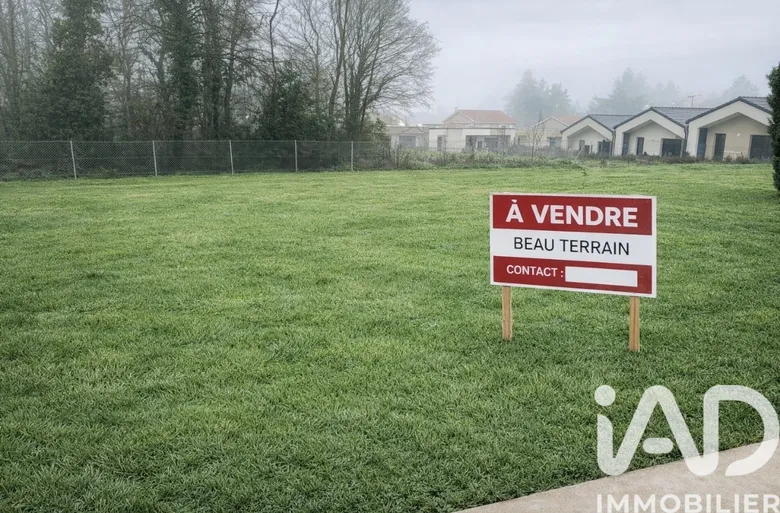 Terrain à bâtir à Saint-Bonnet-de-Mure (69720) · 294 900 €