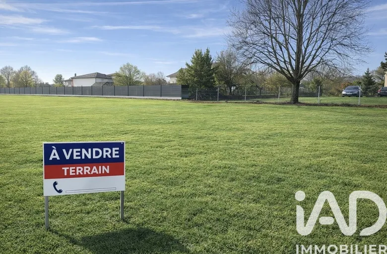Terrain à bâtir à Saint-Bonnet-de-Mure (69720) · 284 900 €