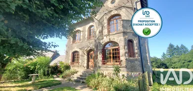 Architectural house in Palisse (19160)