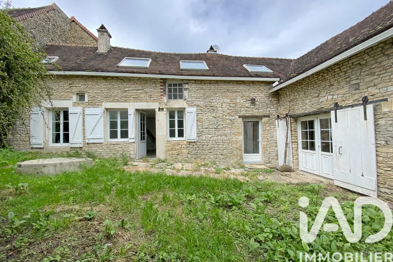 Maison 4 pièces 140 m² · à Trichey · 140 m² · 90 000 €