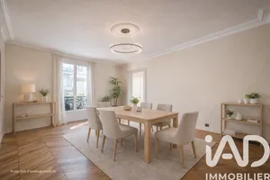 Apartment in Paris (75011)