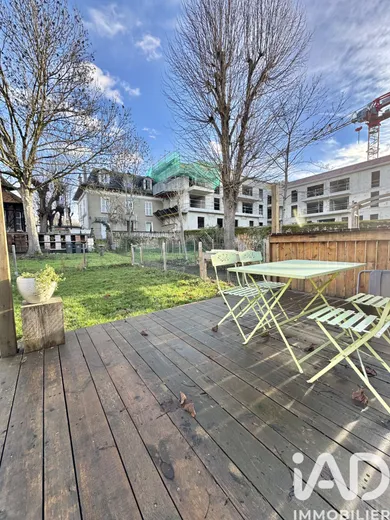 Apartment in Crosne (91560)