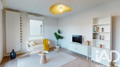 Apartment in Bordeaux (33100)