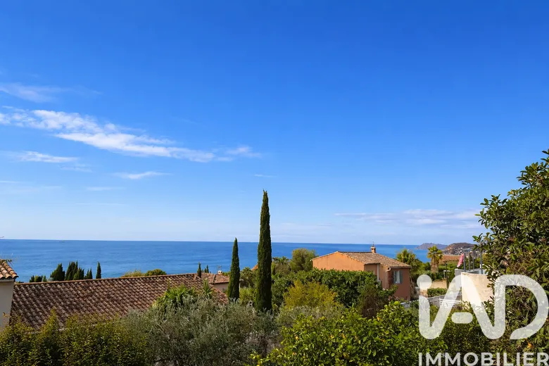 Maison 5 pièces 106 m² · à Carqueiranne · 106 m² · 550 000 €