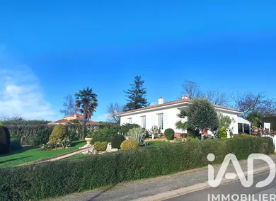 Village house in Le Champ-Saint-Père (85540)