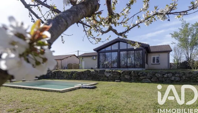 Maison 6 pièces 161 m² · à Sécheras · 161 m² · 345 000 €