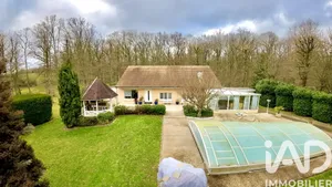 Maison d'architecte à Chéroy (89690)