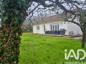 Maison de ville à Saint-Christophe (16420)