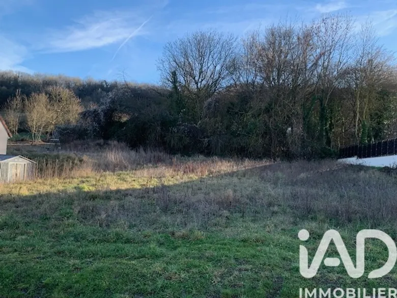 Terrain 744 m² · à Blesmes · 65 000 €