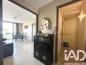 Apartment in Le Thillay (95500)