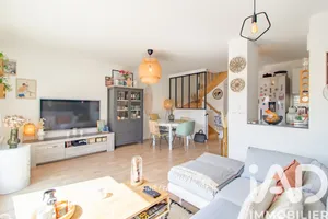 Apartment in Thiverval-Grignon (78850)