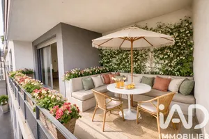 Apartment in Paris (75012)