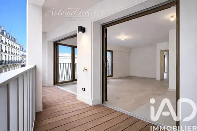 Apartment in Paris (75012)