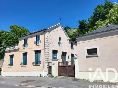 House in Jouy-en-Josas (78350)
