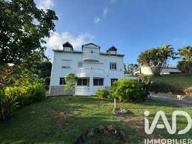 Maison à Petit-Bourg (97170)