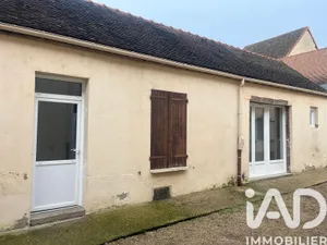 Apartment in Sens (89100)