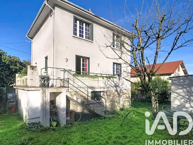 Maison traditionnelle à Ablon-sur-Seine (94480)