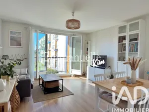 Apartment in Montmorency (95160)